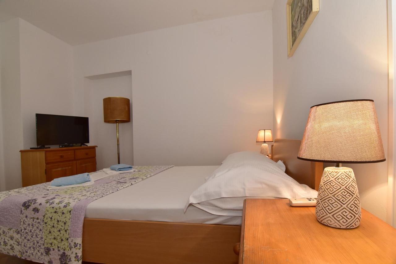 Apartments Dobrinic มาคาร์สกา ภายนอก รูปภาพ