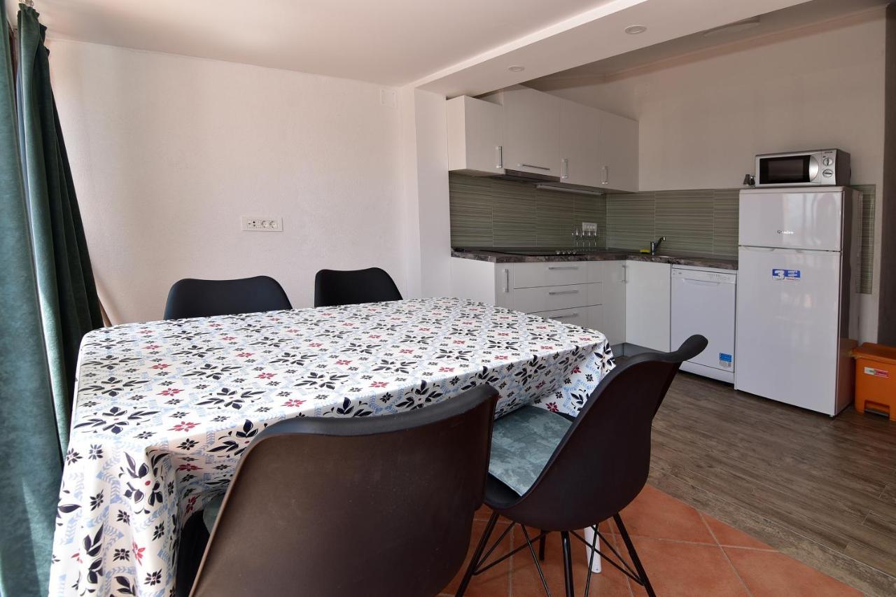 Apartments Dobrinic มาคาร์สกา ภายนอก รูปภาพ