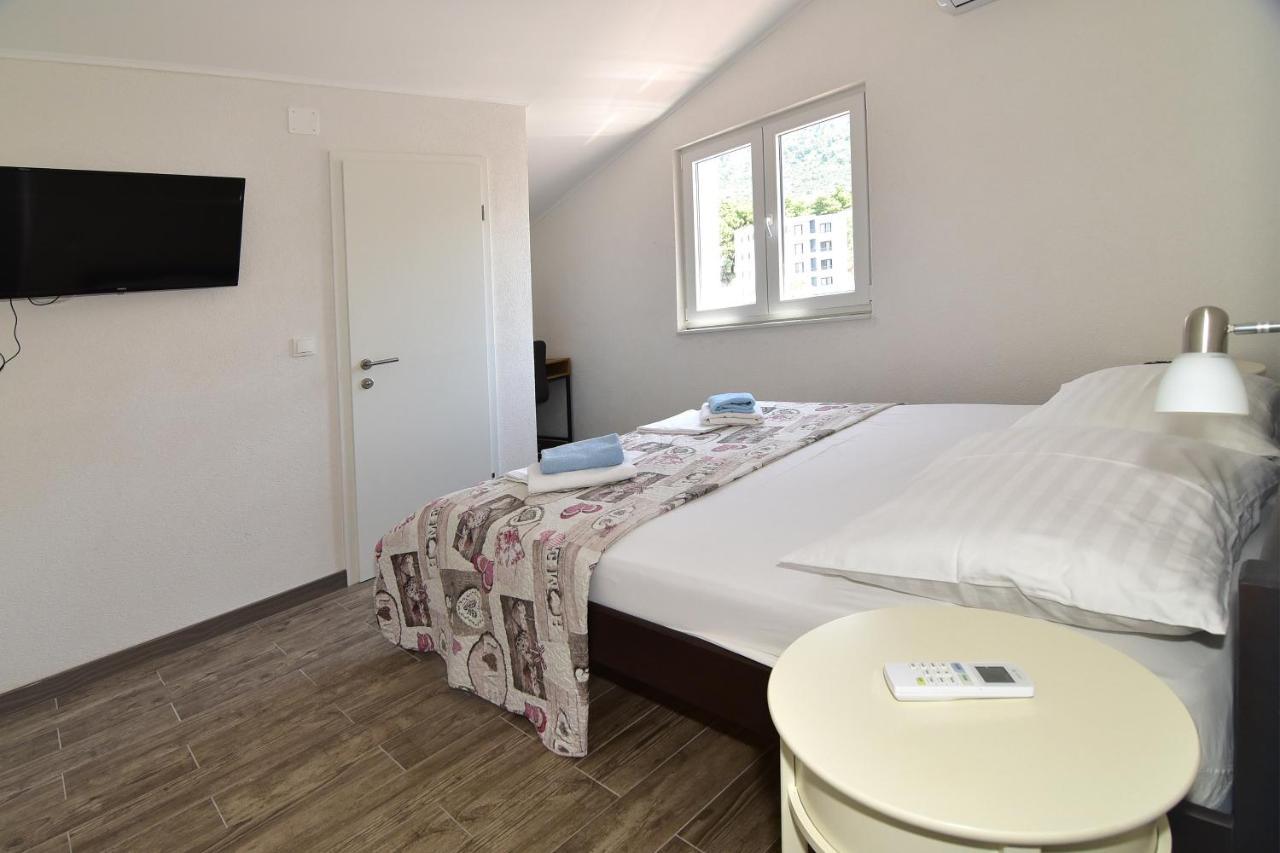Apartments Dobrinic มาคาร์สกา ภายนอก รูปภาพ
